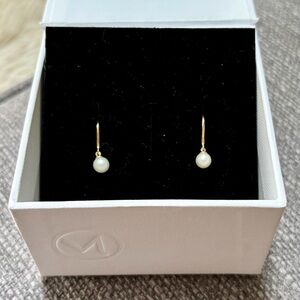 Mejuri simple pearl (REAL) gold earrings EUC